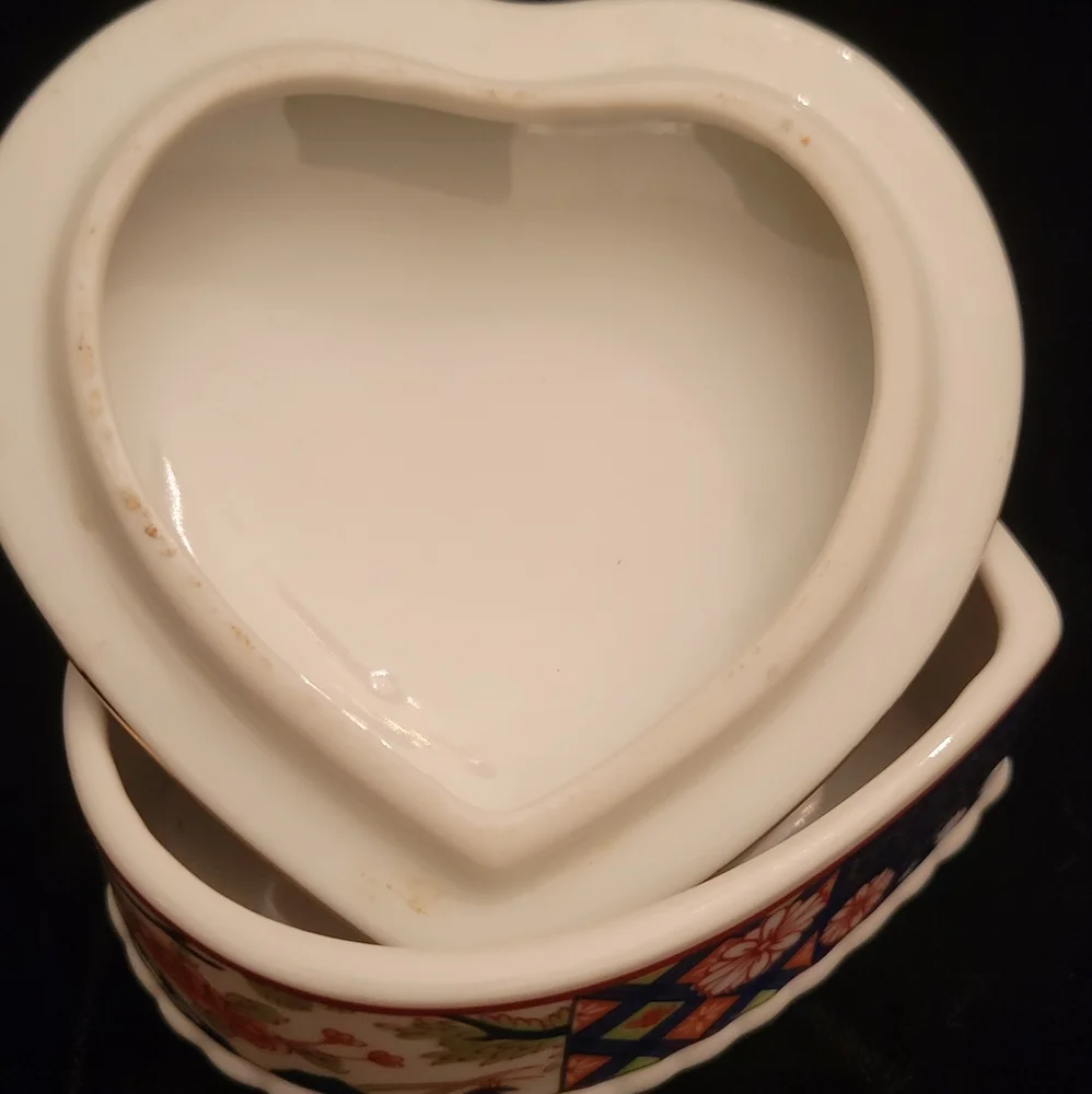 Vintage Knobler Japan Heart Trinket Box Gold Trim Flowers Floral. - Picture 7 of 8